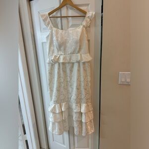 BEAUTIFUL WHITE DRESS MIDI